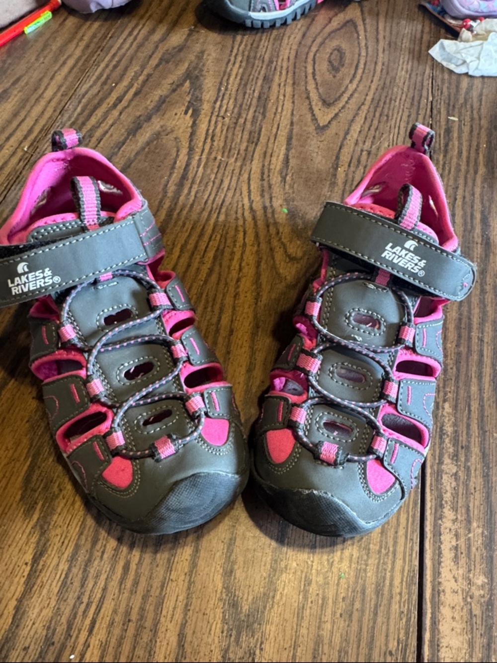 Lakes & Rivers Girls Gray and Pink Closed-Toe Water Sandals